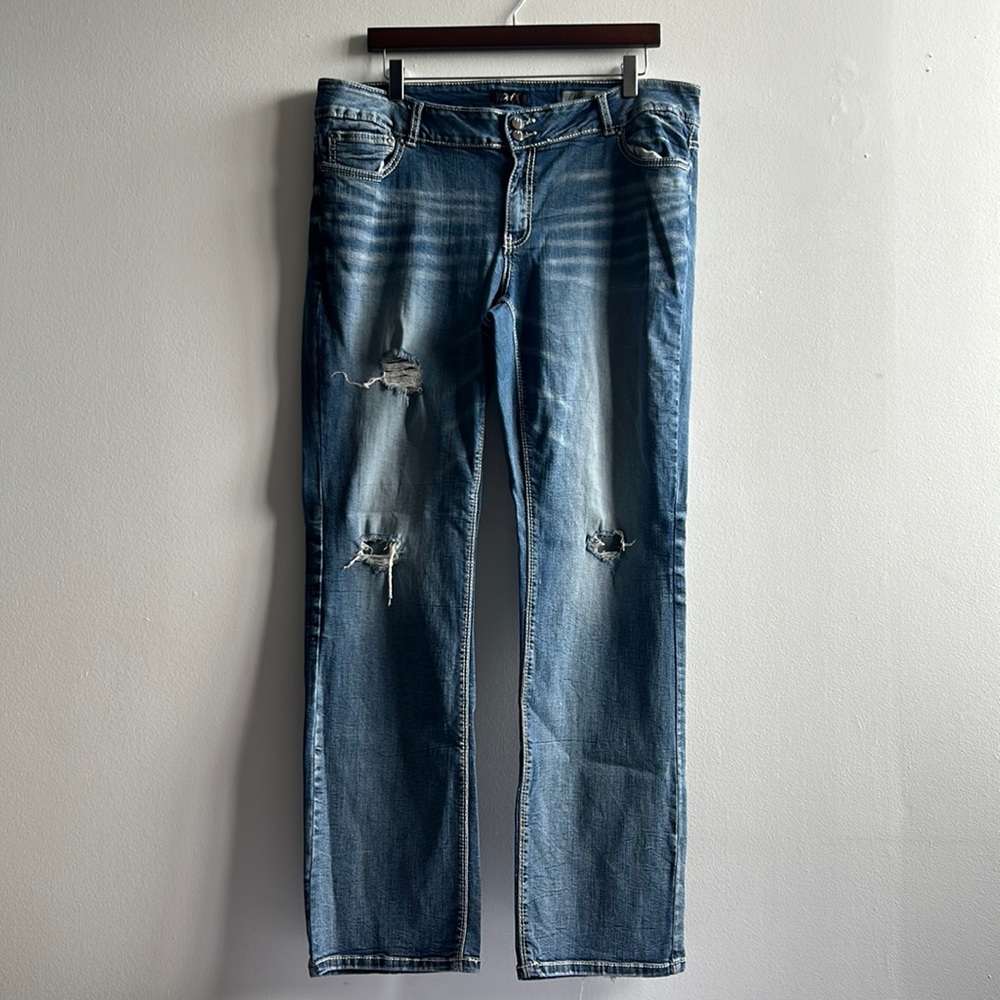 Straight Leg Chloe Jeans Size 16 DH3 .